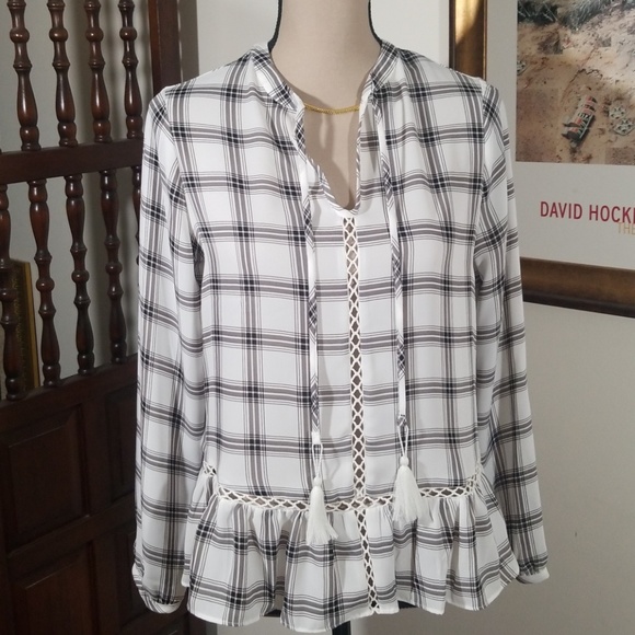 a.n.a Tops - a.n.a plaid tassel long sleeves tunic top. Size PS